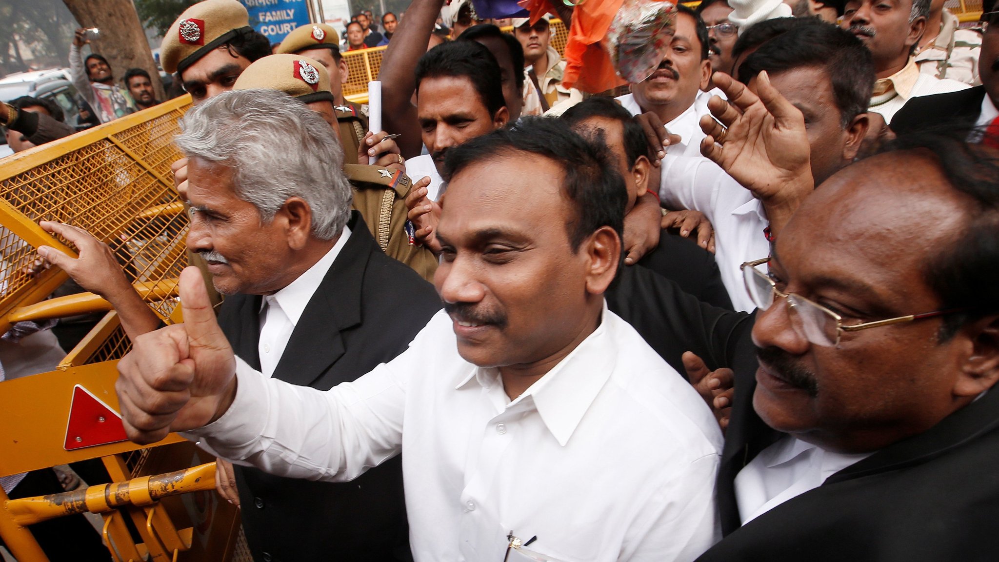 Crowd - HD Wallpaper 