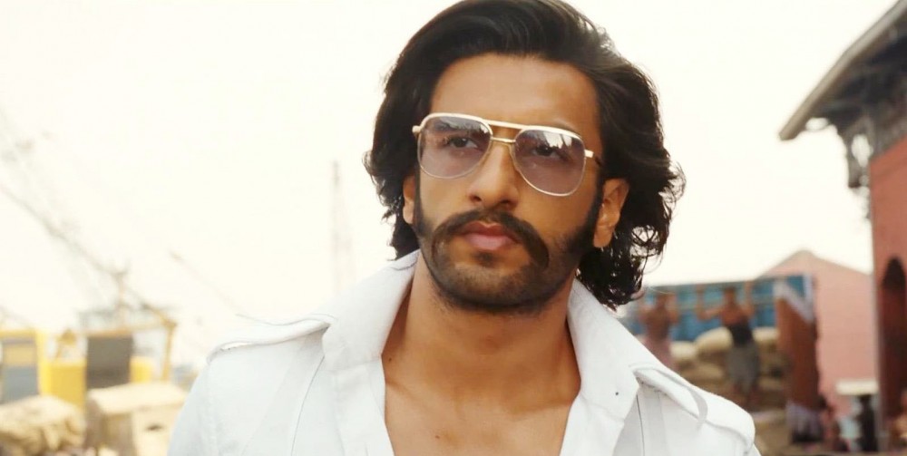 Raina S Joshi - Gunday Movie Ranveer Singh - HD Wallpaper 