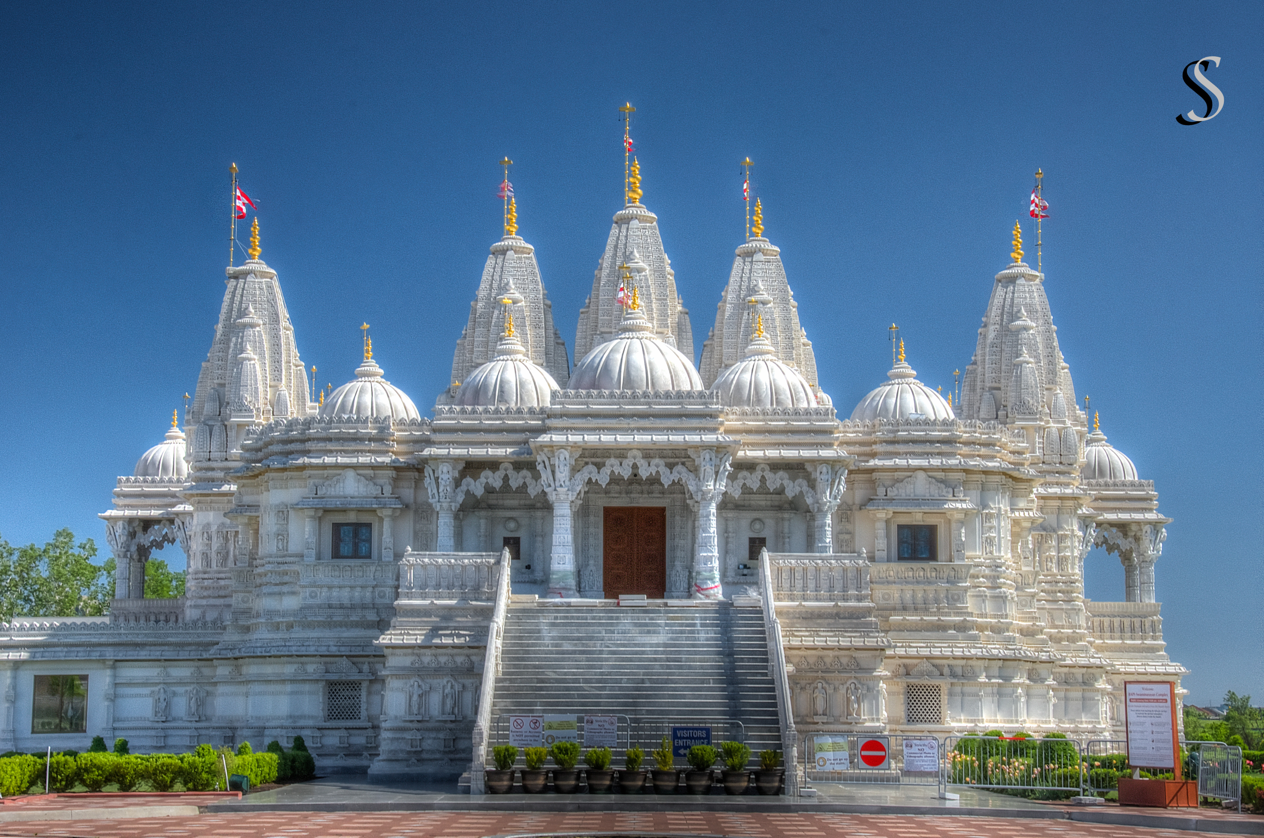 Temple 0. Шри Сваминараян Мандир. Храм Шри Сваминараян Мандир. Мандир Индуистский храм. Храм Калкаджи Мандир.