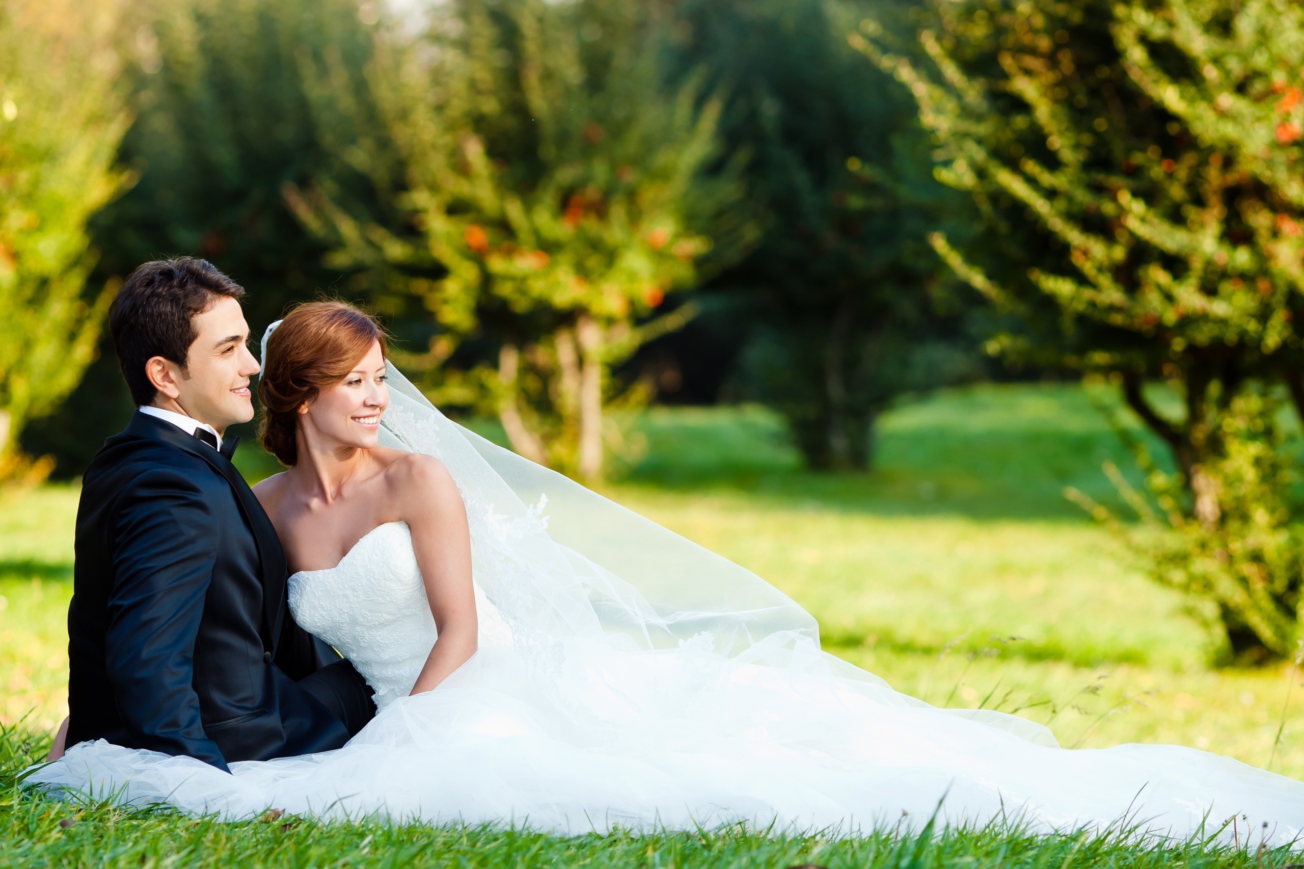 New Wedding Love Couples Romance In Garden Hd Wallpapers - Hd Love Images Couples - HD Wallpaper 