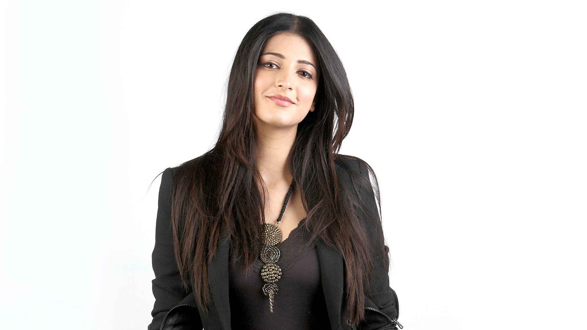 Shruti Haasan - HD Wallpaper 