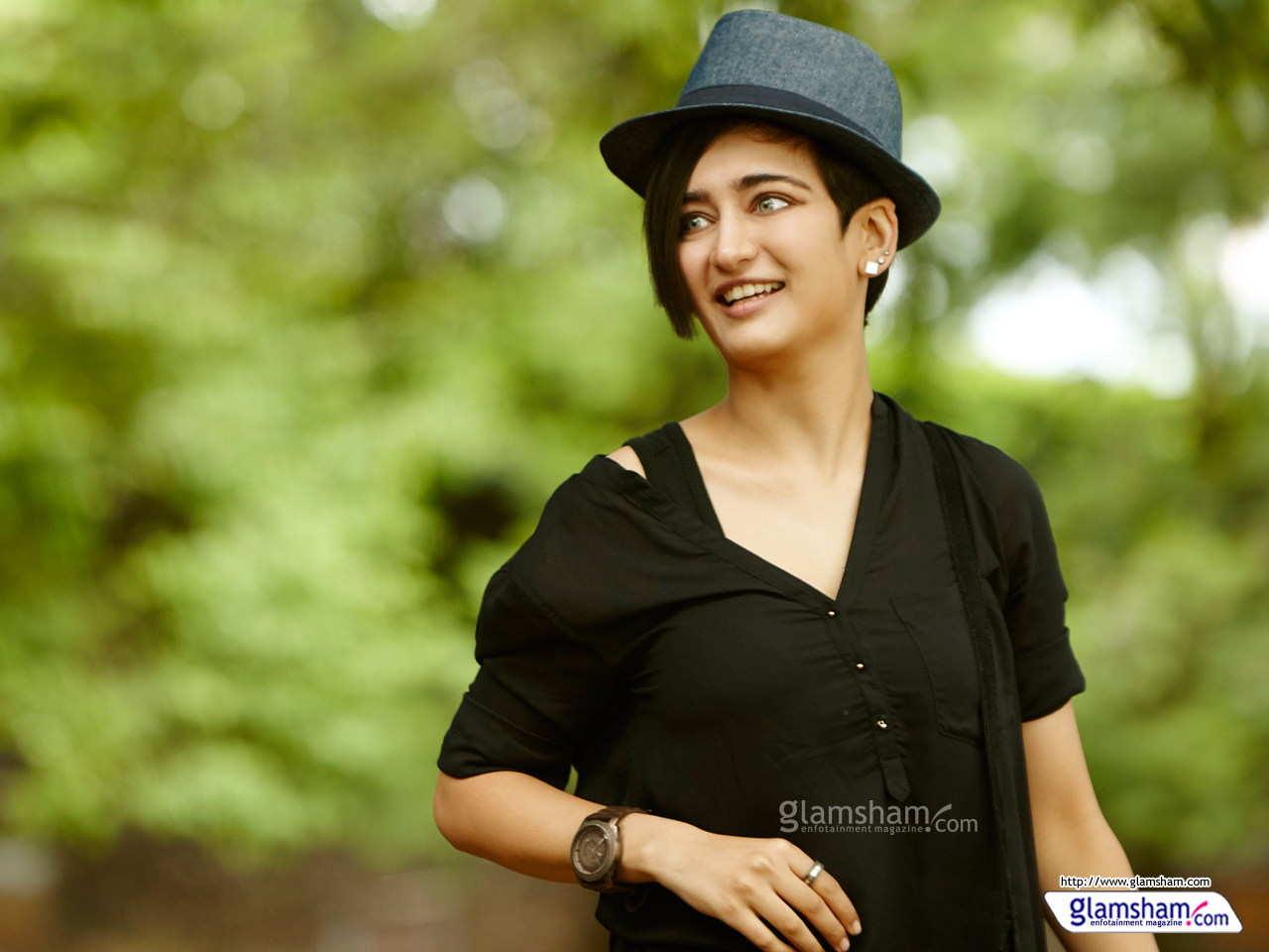 Akshara Haasan And Tanuj Virwani - HD Wallpaper 