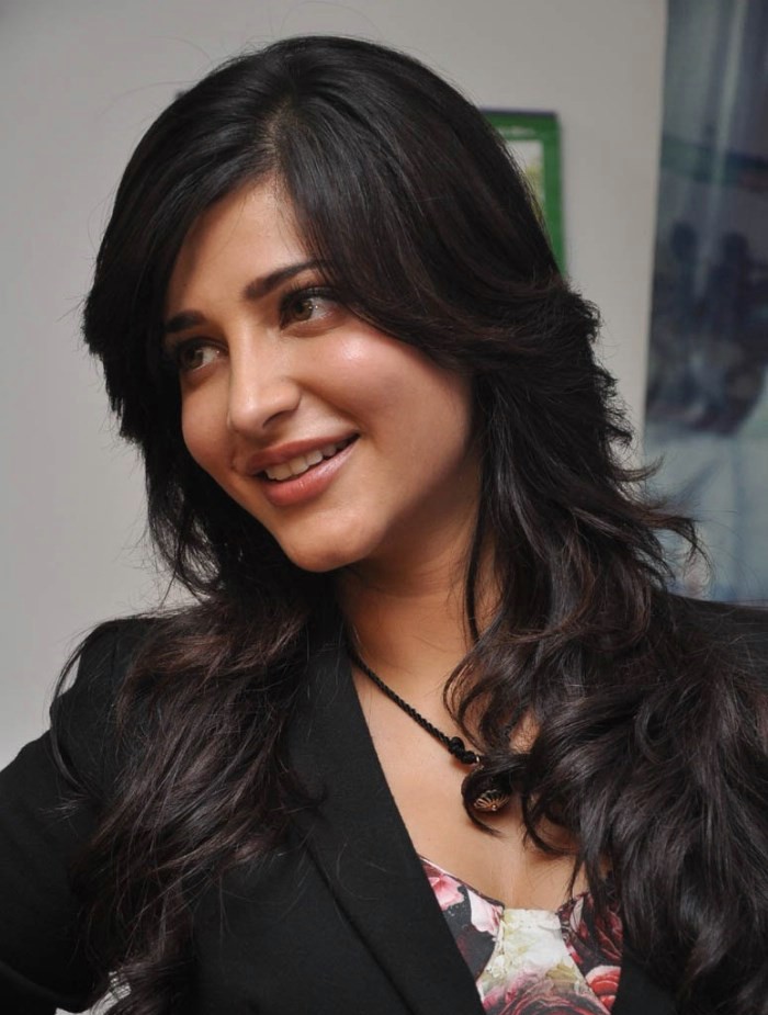 Facts About Actress Shruti Haasan - South Indian Sunny Leone - HD Wallpaper 