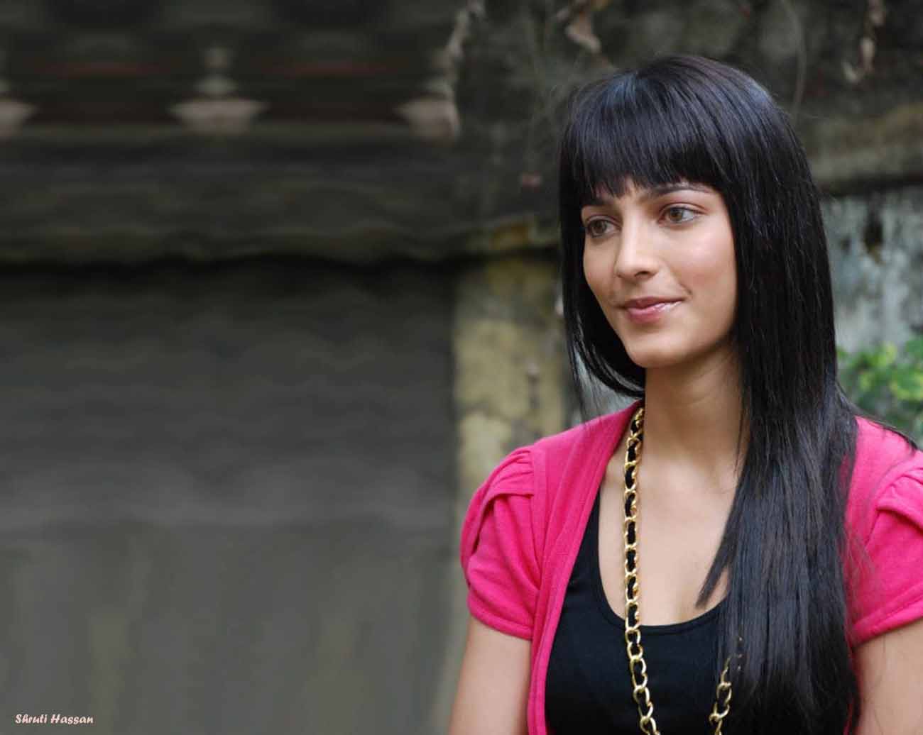 Shruti Hassan New Hair Style High Definition Wallpapers - Shruti Hassan Nice Hairstyle - HD Wallpaper 