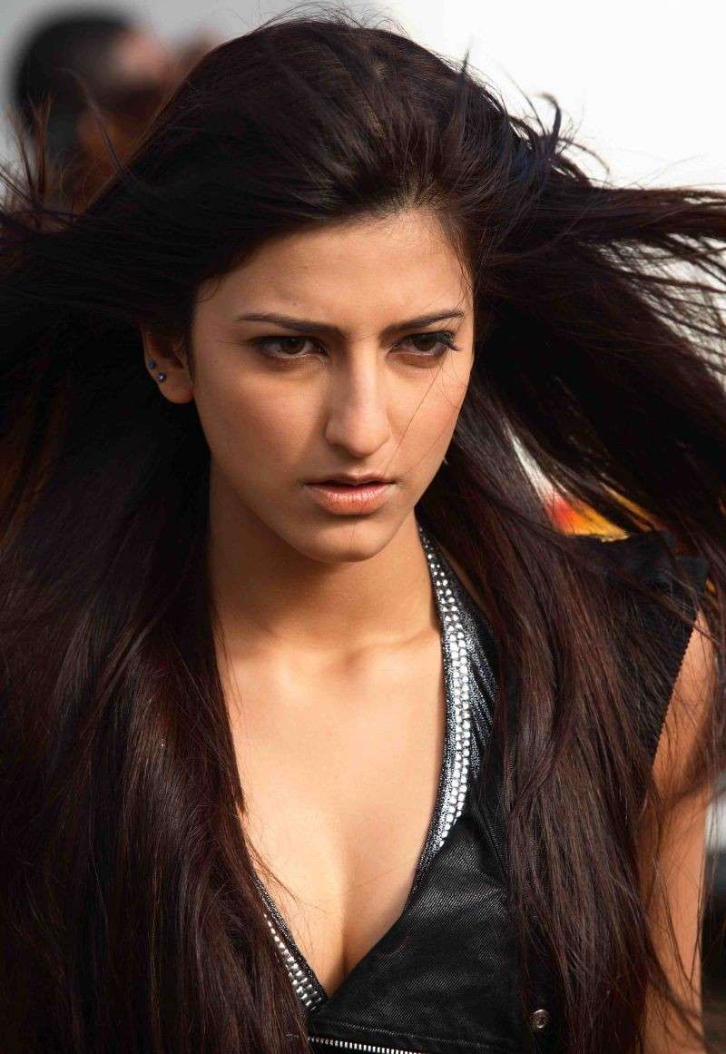 Download Shruti Hassan Nice Hd Wallpapers - HD Wallpaper 