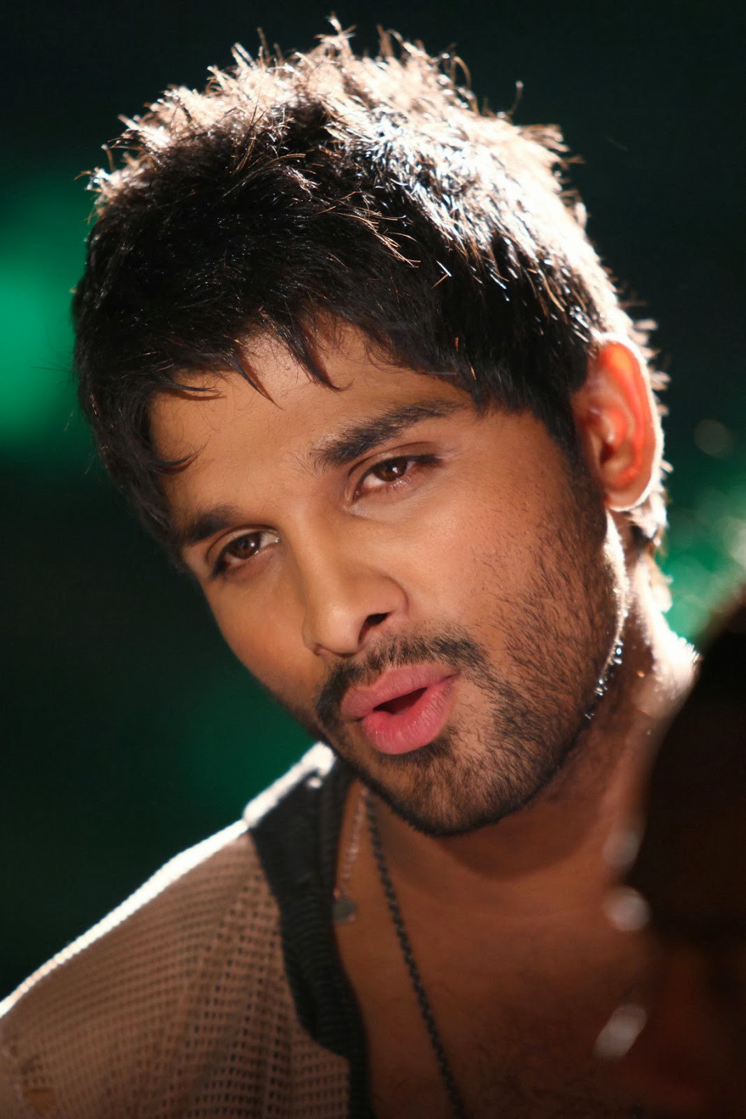 Allu Arjun Julayi Dialogues - HD Wallpaper 