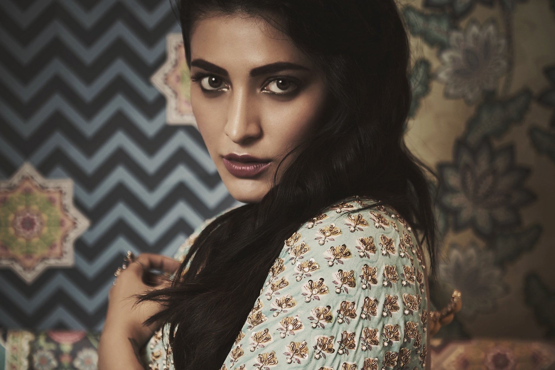 Photo Wallpaper Girl, Eyes, Smile, Beautiful, Model, - Navy Blue Sofa Cushion - HD Wallpaper 