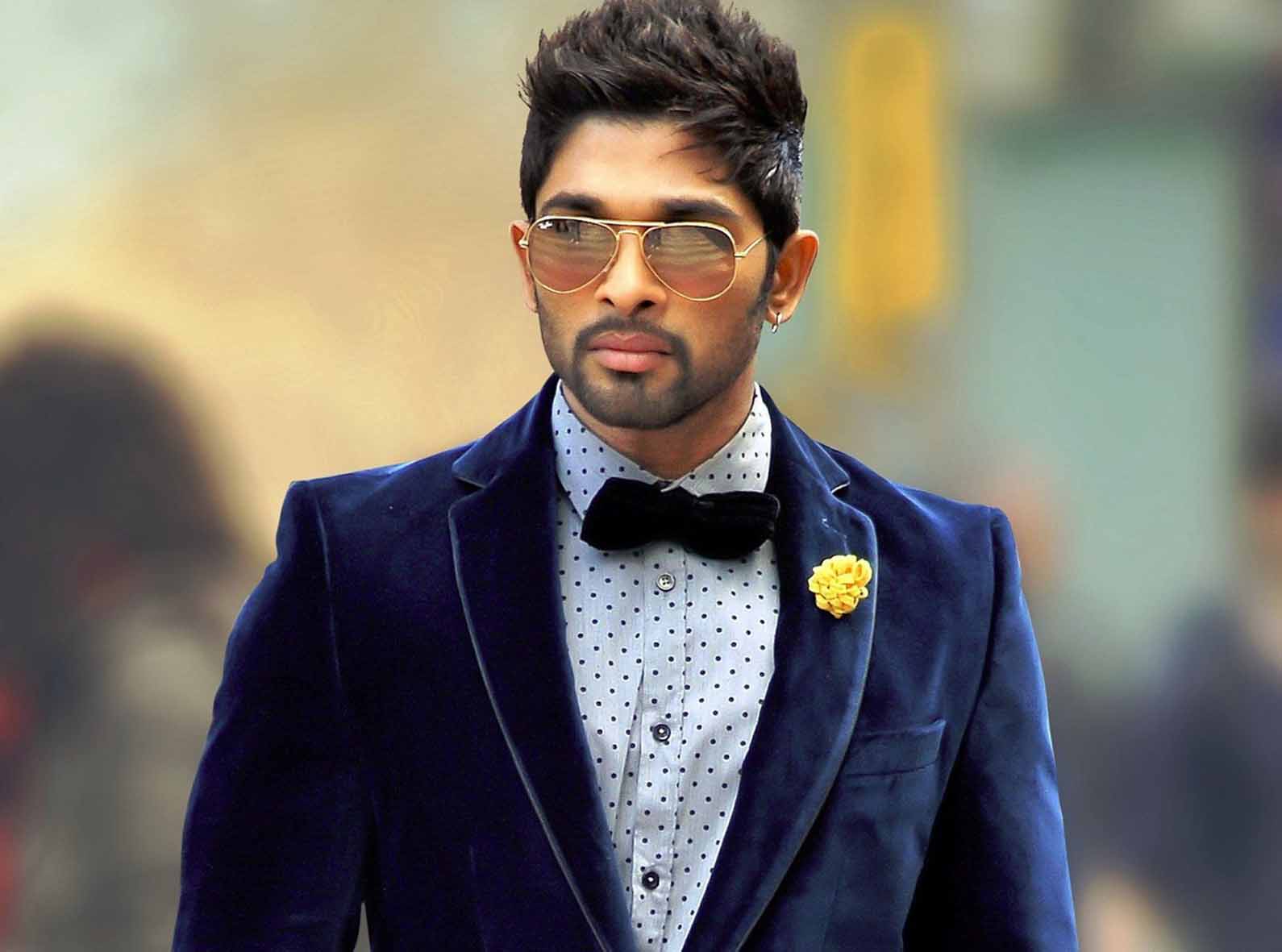 Allu Arjun In Son Of Satyamurthy - HD Wallpaper 