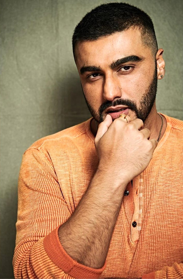 Photos & Videos - Arjun Kapoor Shaved Head - HD Wallpaper 