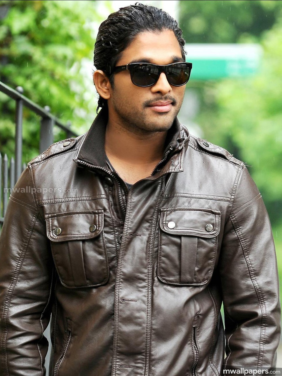 Allu Arjun Hd Wallpapers/images (17672) - Ram Charan And Arjun - 981x1308 Wallpaper Allu Arjun Hd Wallpapers/images (17672) - Ram Charan And Arjun - 981x1308 Wallpaper