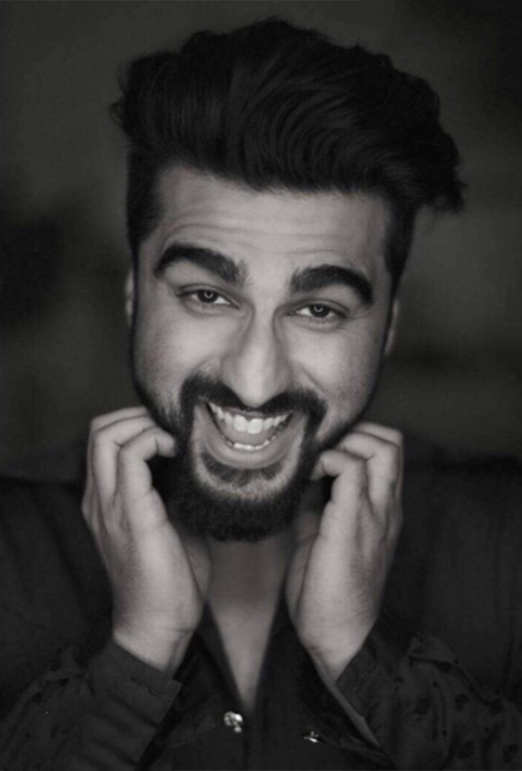 Arjun Kapoor Doesn’t Hide His Mad Side In This Instagram - Arjun Kapoor Black Shirt - HD Wallpaper 
