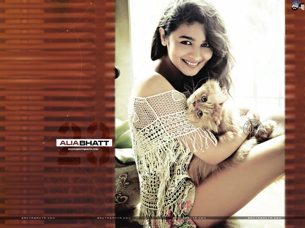 Alia Bhatt - HD Wallpaper 