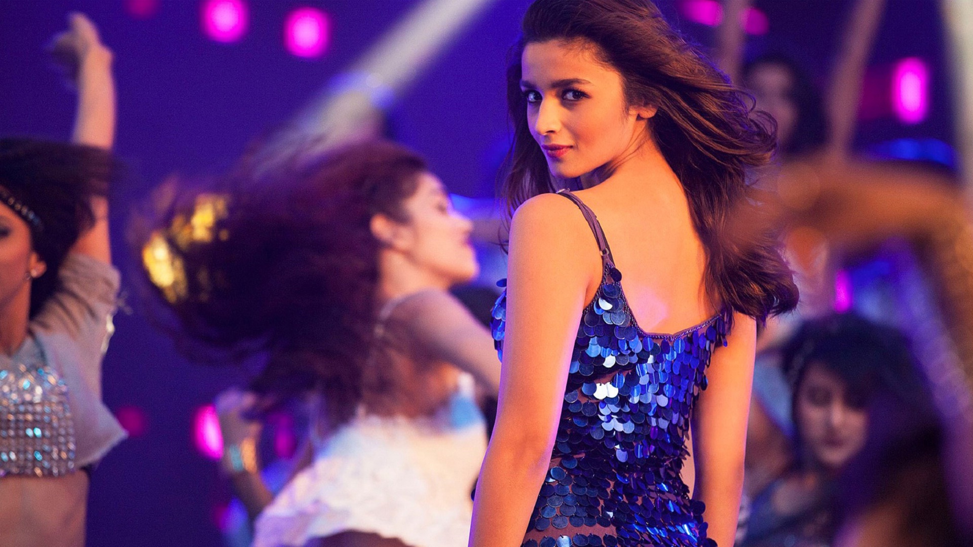 Glamour Alia Bhatt Dancing Floor New High Definition - Dil Hai Mushkil Breakup Song - HD Wallpaper 