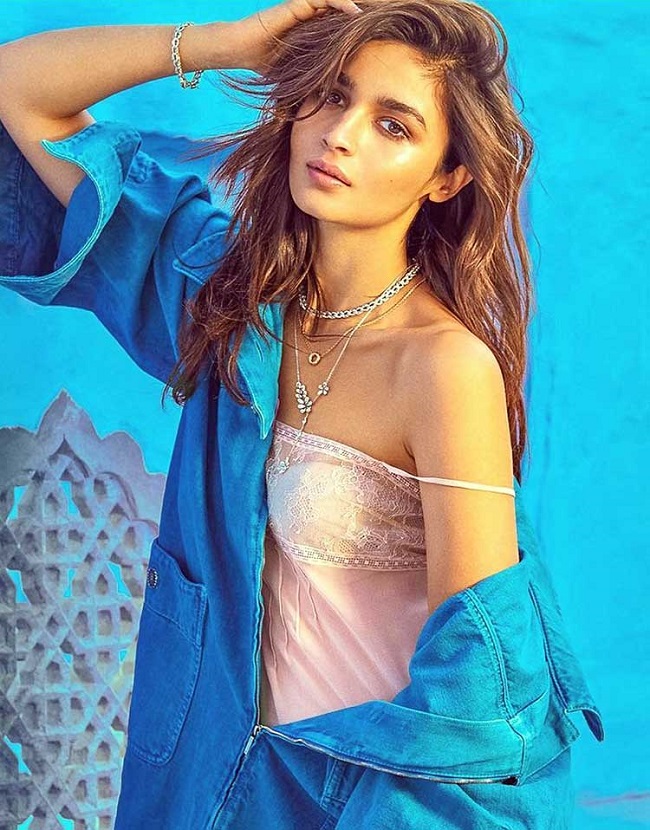Alia Bhatt Bikini Pics - Alia Bhatt Hd Png - HD Wallpaper 
