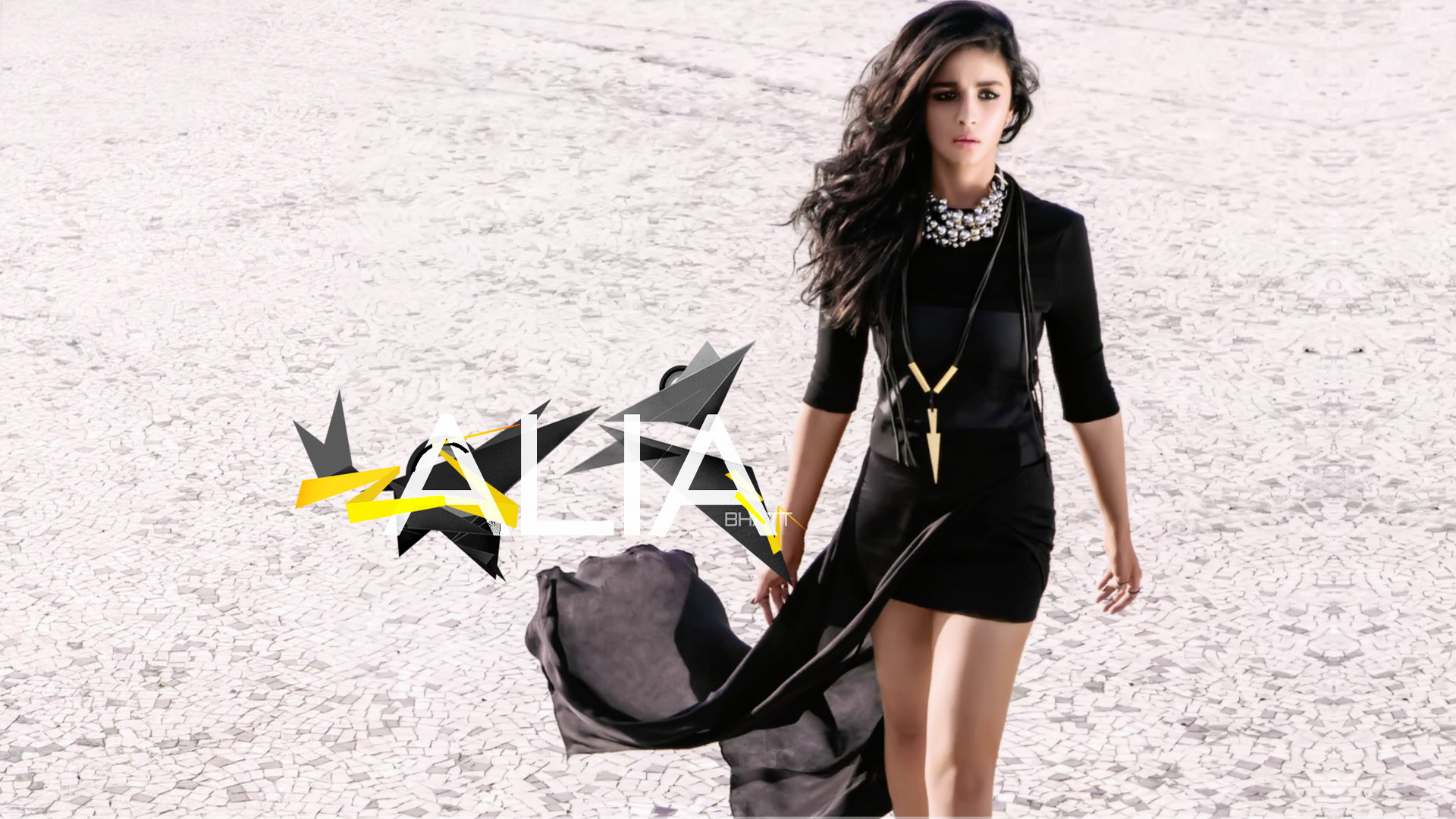 Alia Bhatt In Mini Dress - HD Wallpaper 