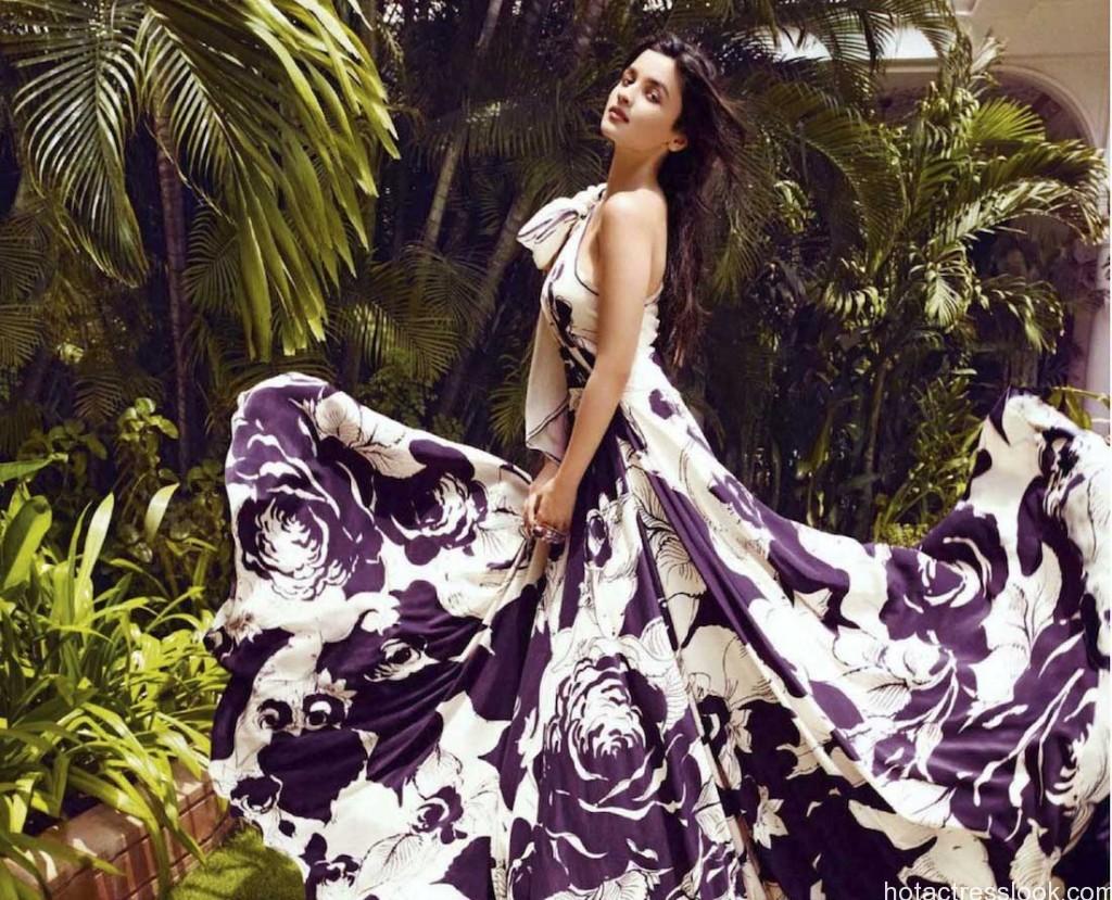 Most Beautiful Alia Bhatt - HD Wallpaper 