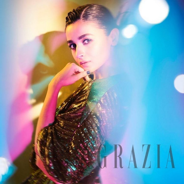 Alia Bhatt Hot Hd Wallpaper - HD Wallpaper 