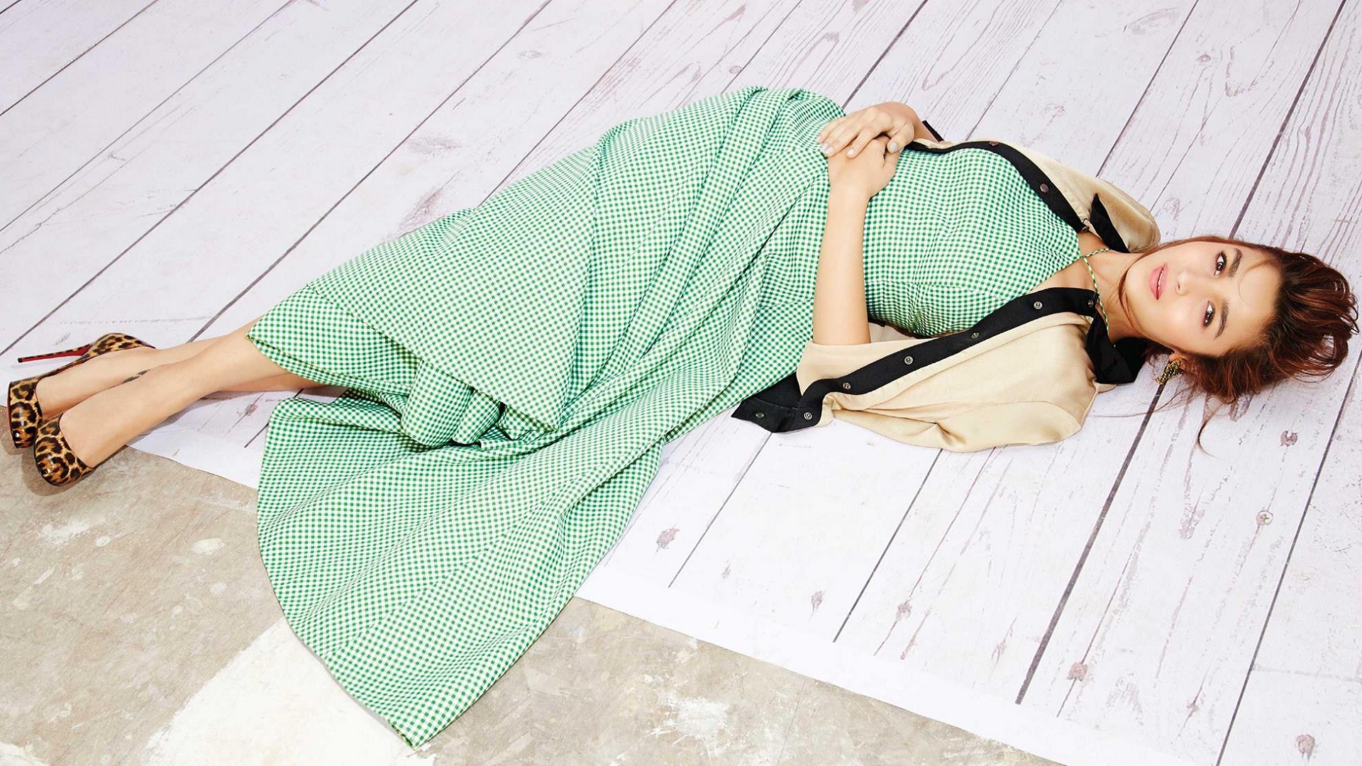 Alia Bhatt New Wallpapers And Backgrounds - Alia Bhatt - HD Wallpaper 