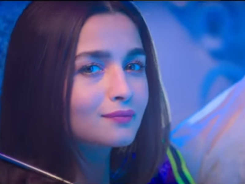 Alia Bhatt S Music Video Debut With The Prada Song - Prada Song Alia Bhatt - HD Wallpaper 