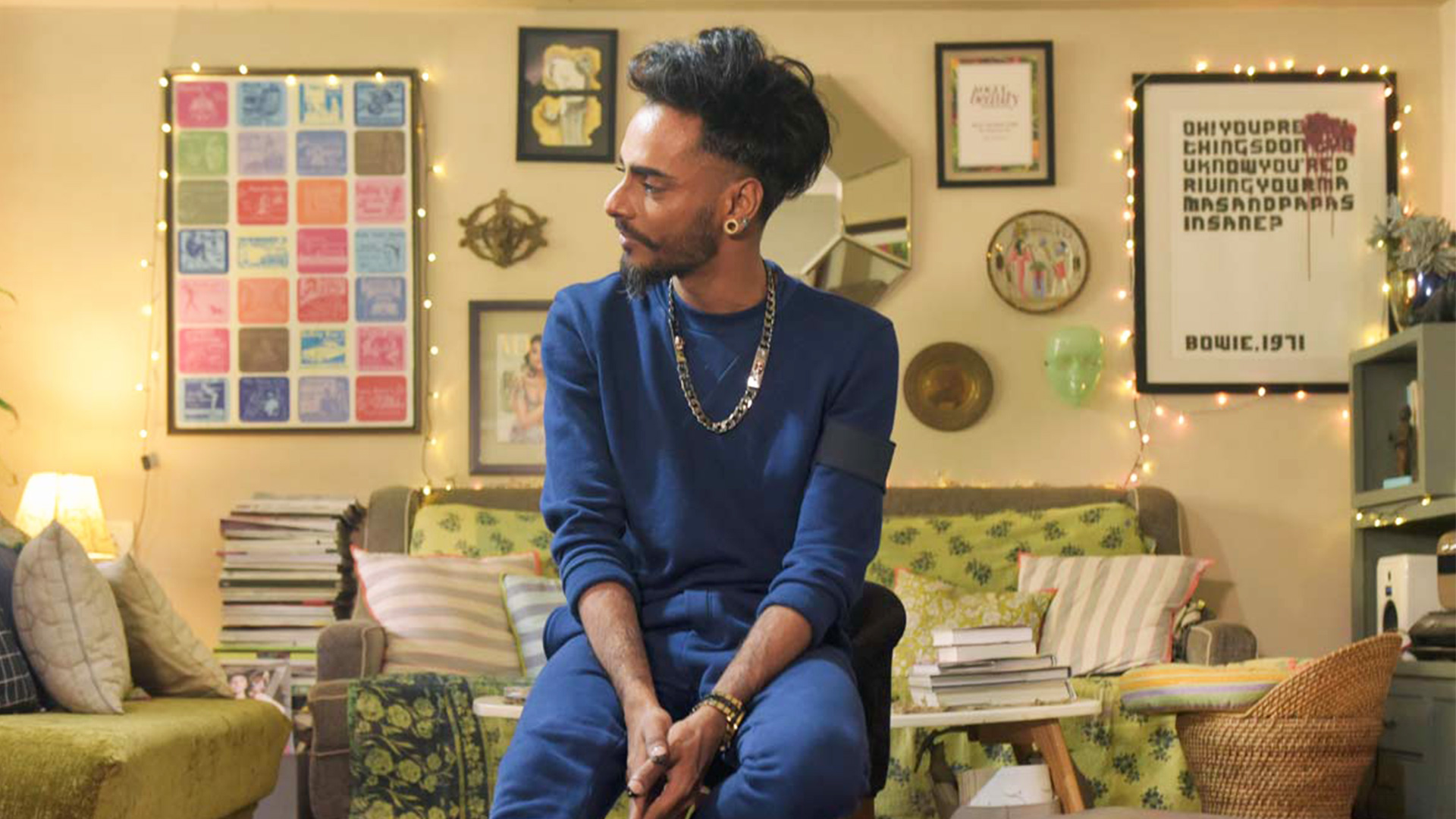 Sitting - HD Wallpaper 