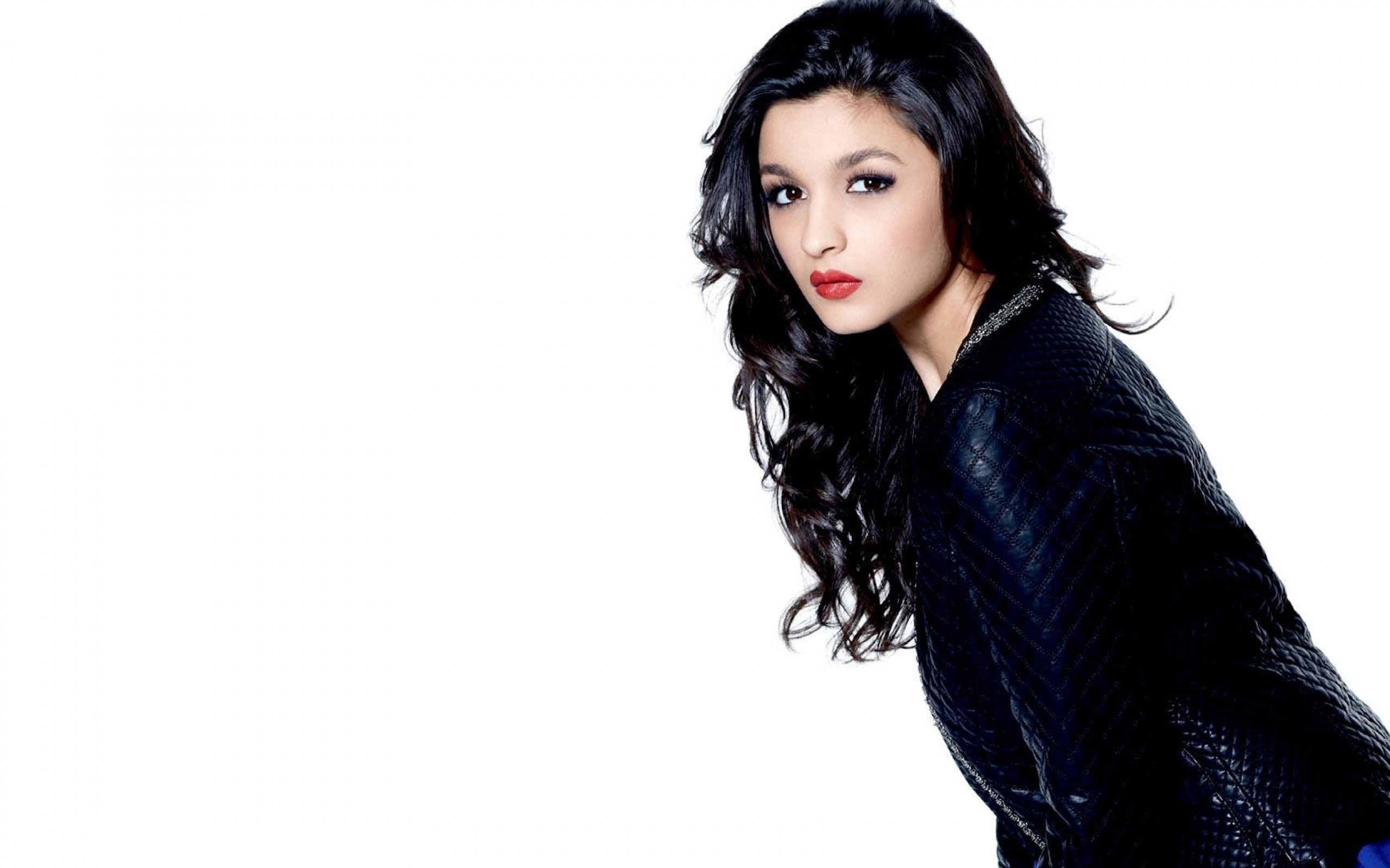 2560x1600, 
 Data Id 224081 
 Data Src /walls/full/7/8/f/224081 - आलिया भट्ट कि बहन - HD Wallpaper 