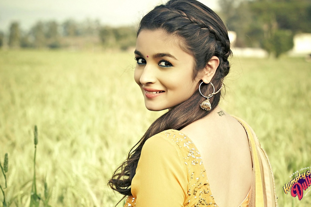 Bollywood Actress Alia Bhatt In Humpty Sharma Ki Dulhania - Alia Bhatt In Samjhawan Song - HD Wallpaper 