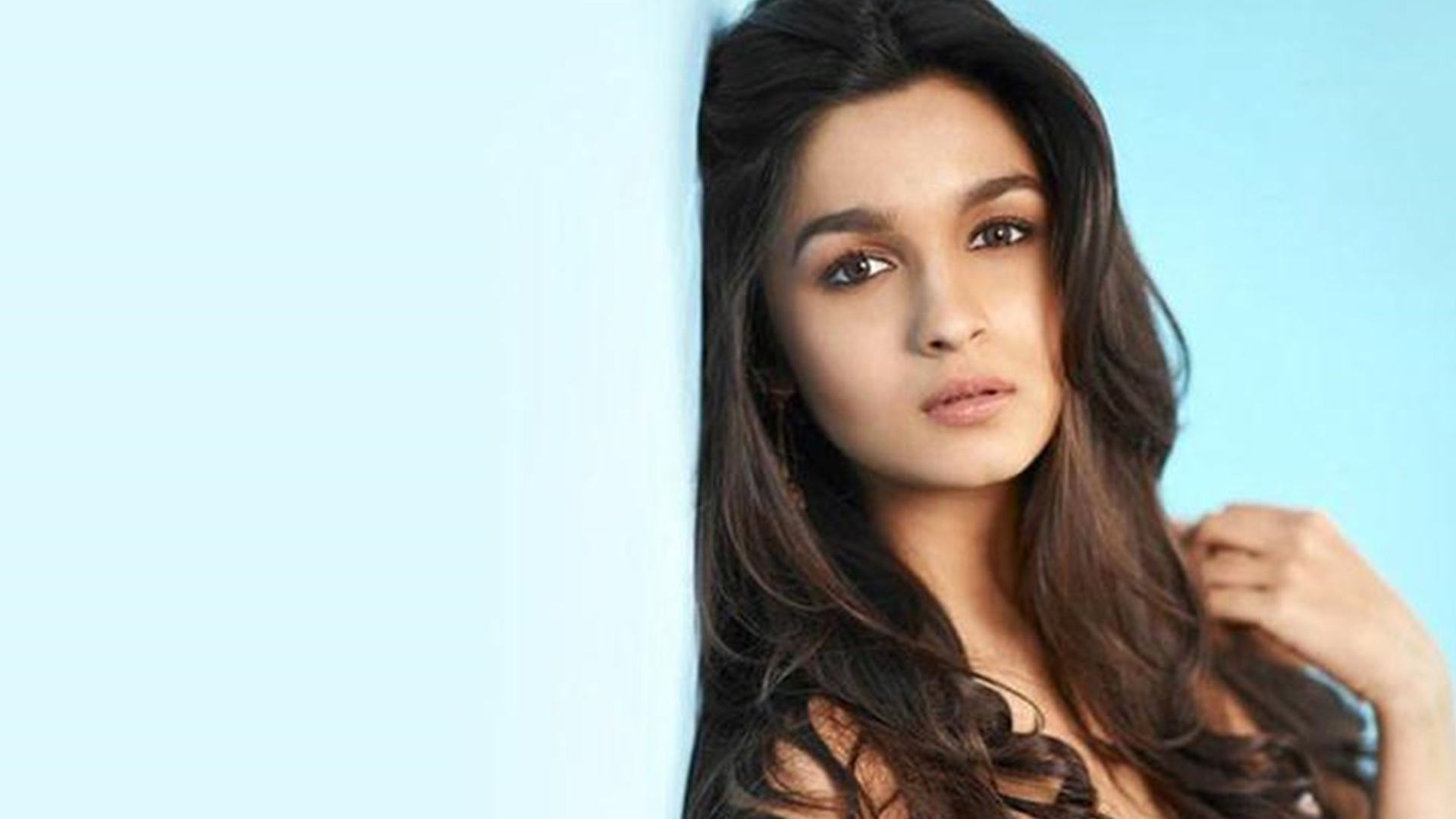 Alia Bhatt Hd Wallpapers - Parineeti Chopra And Alia - HD Wallpaper 