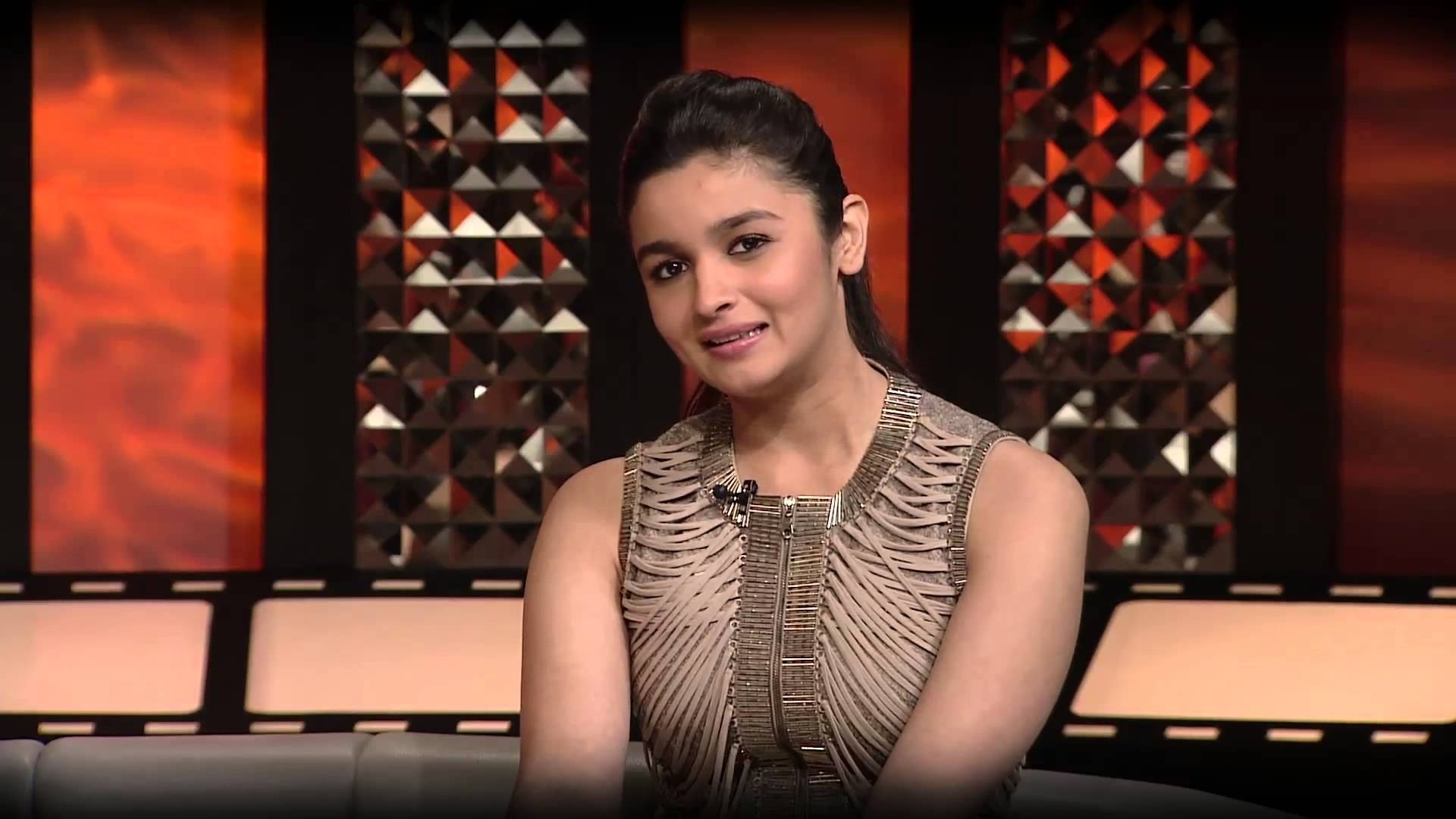 Download Alia Bhatt Santabanta Wallpaper 
 Data-src - Actress Alia Bhatt Hd - HD Wallpaper 