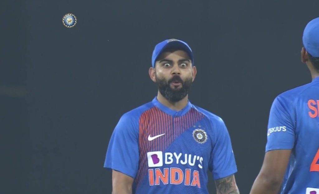 Virat Kohli Reaction On Shreyas Iyer Six - HD Wallpaper 