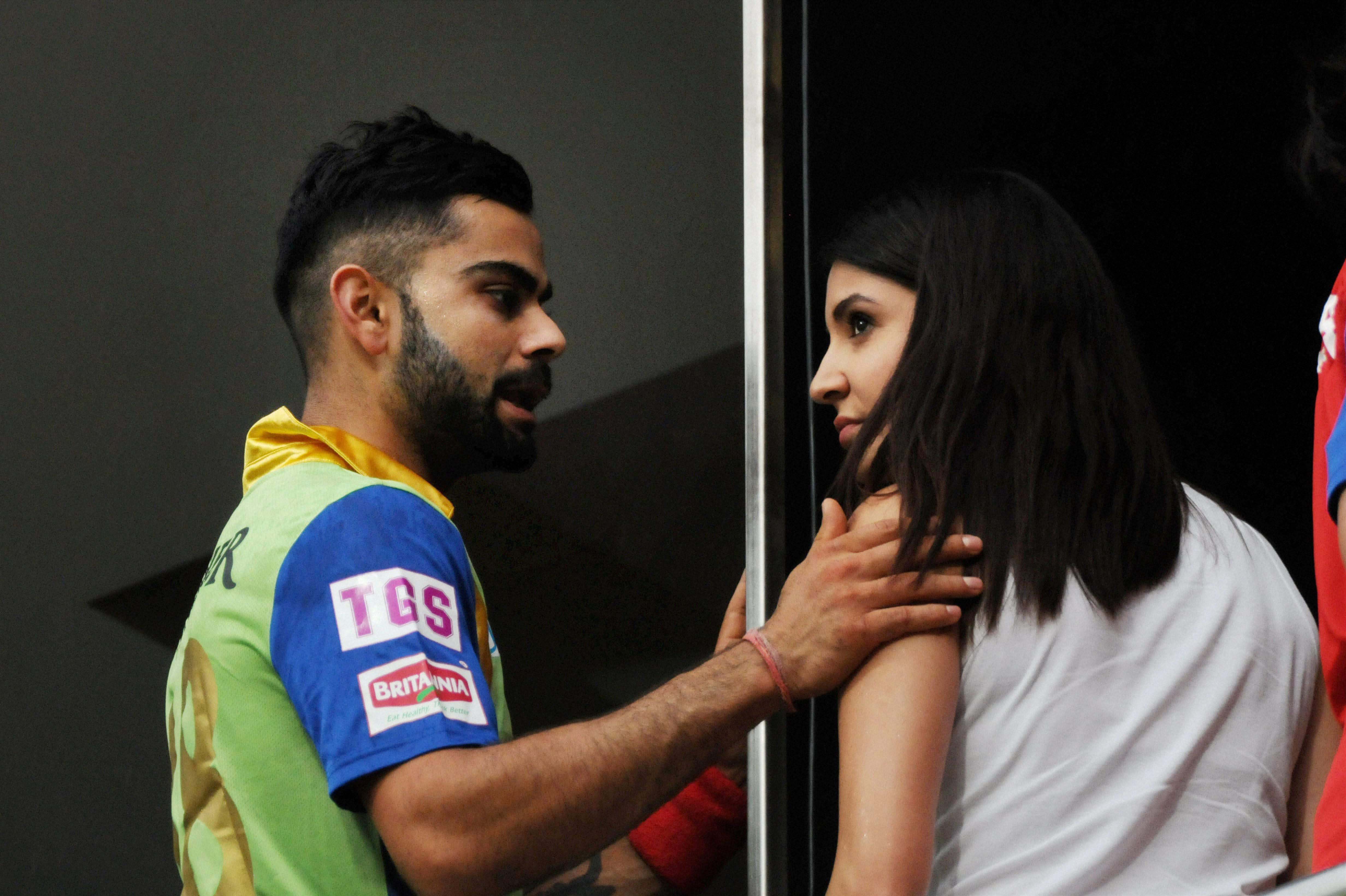 Virat Kohli With Anushka Sharma High Definition Wallpapers - Anushka And Virat Png - HD Wallpaper 