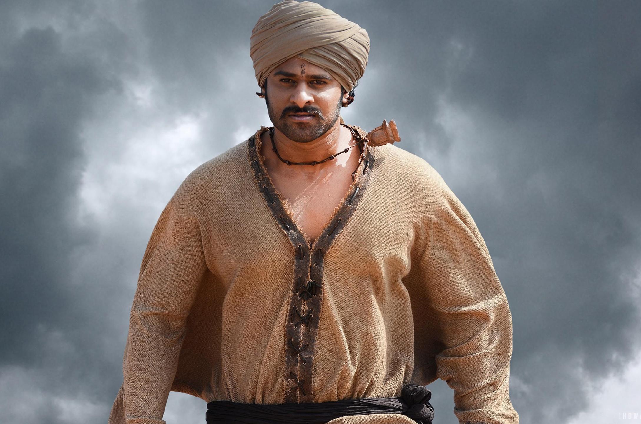 Prabhas Birthday Photos Wallpapers - Bahubali The Beginning Prabhas - HD Wallpaper 
