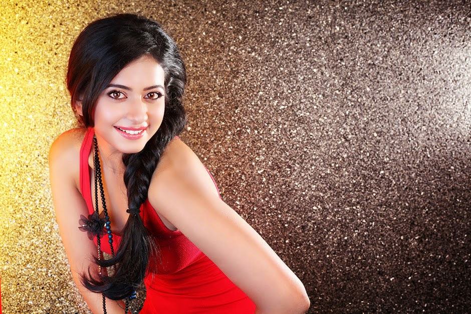 Rakul Preet Singh Hd Wallpapers Yaariyan - Top 10 Tollywood Actress - HD Wallpaper 