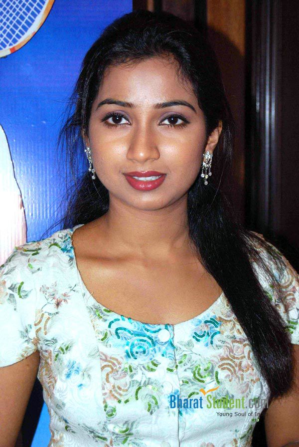 Shreya Ghoshal Young - HD Wallpaper 
