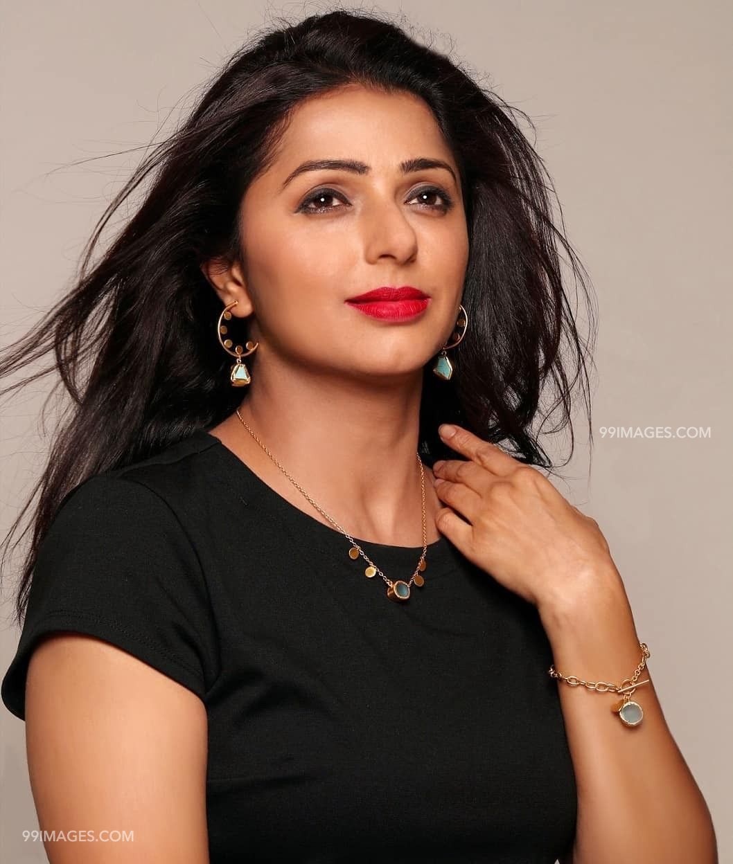 Bhumika Chawla Beautiful Hd Photoshoot Stills & Mobile - Bhumika Chawla - 1058x1248 Wallpaper Bhumika Chawla Beautiful Hd Photoshoot Stills & Mobile - Bhumika Chawla - 1058x1248 Wallpaper