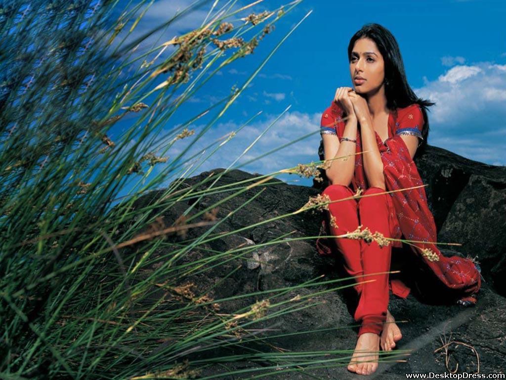 Bhumika Chawla - Bhumika Chawla Pc - HD Wallpaper 