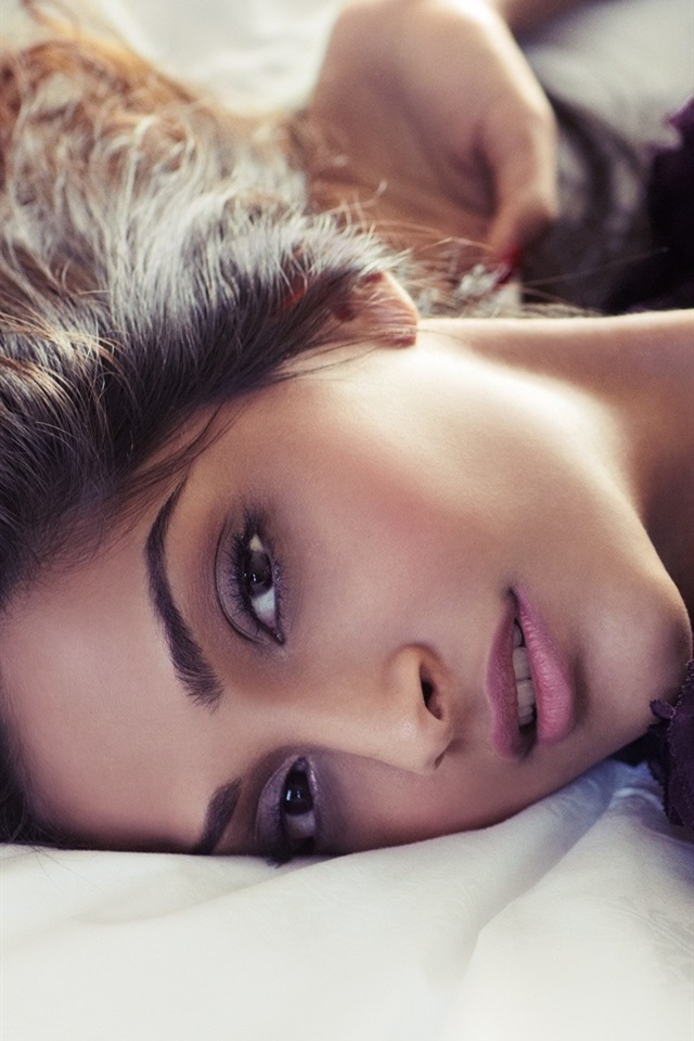 Iphone Wallpaper Sonam Kapoor - HD Wallpaper 