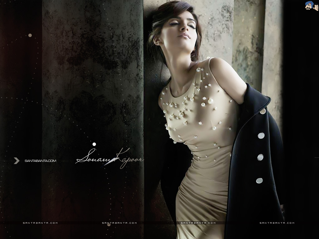 Download New Mouni Roy - HD Wallpaper 