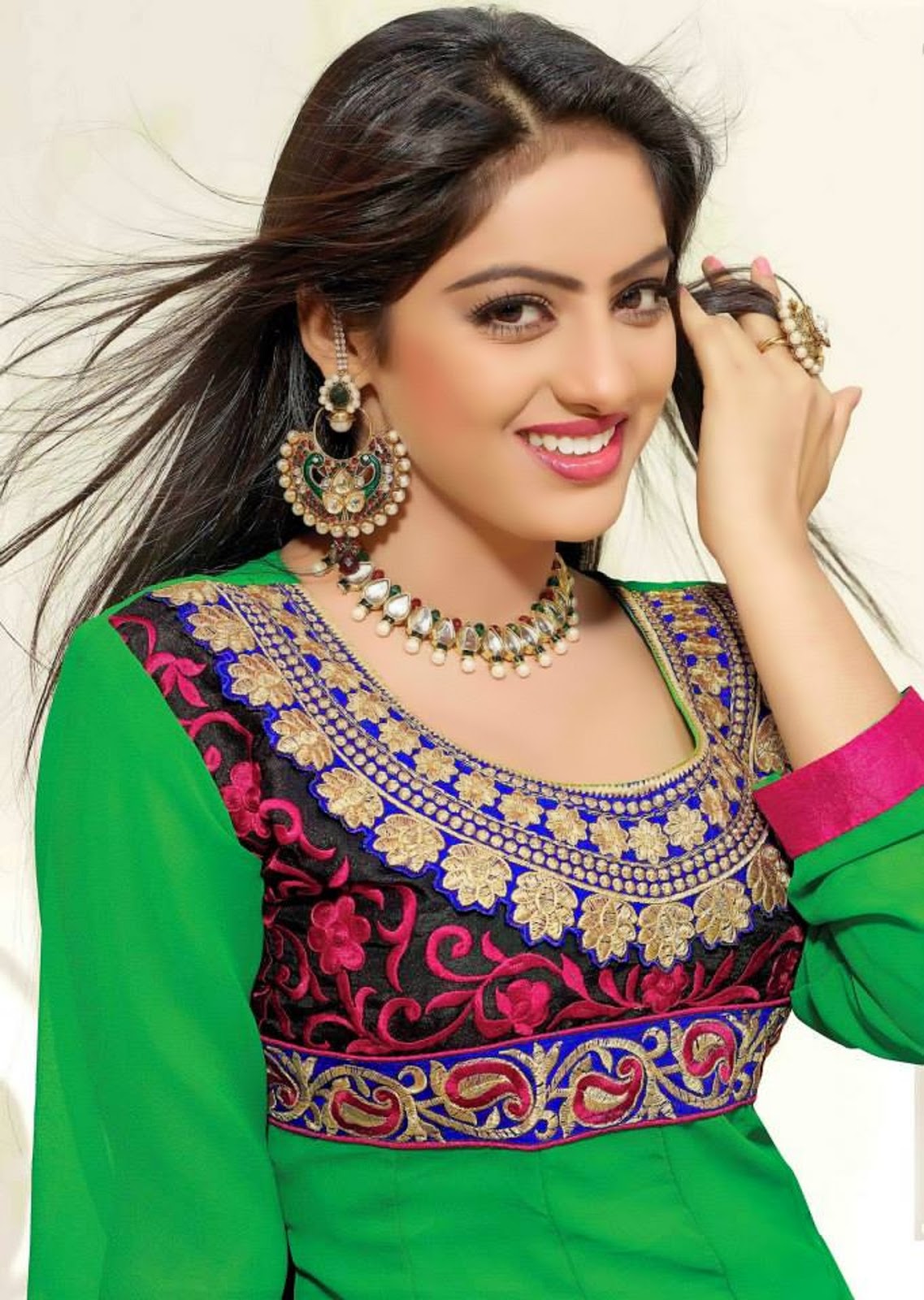 Deepika Singh - HD Wallpaper 