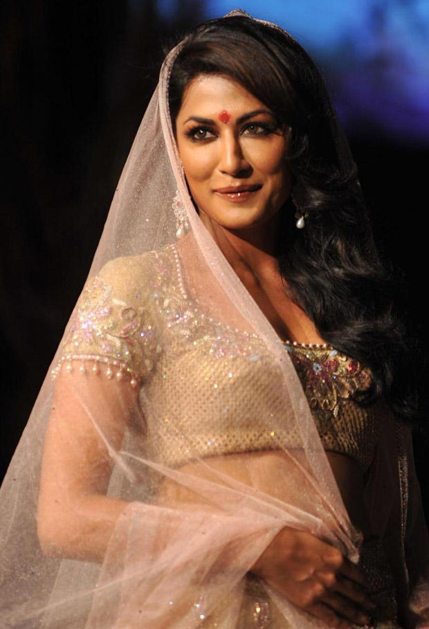 Chitrangada Singh Hot In Saree - HD Wallpaper 
