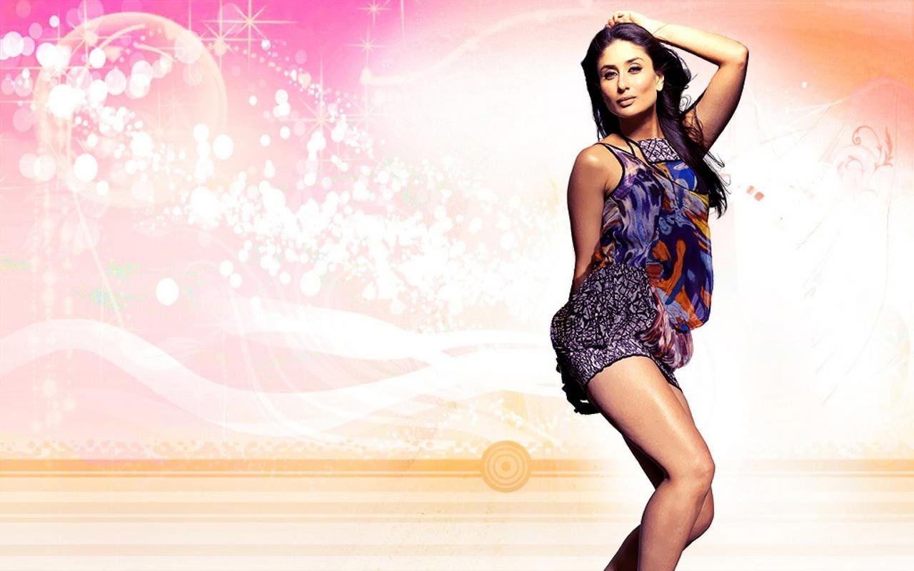 Online Center Beautiful Actress Kareena Kapoor Hd Wallpaper - Kareena Kapoor Hot Heels - HD Wallpaper 