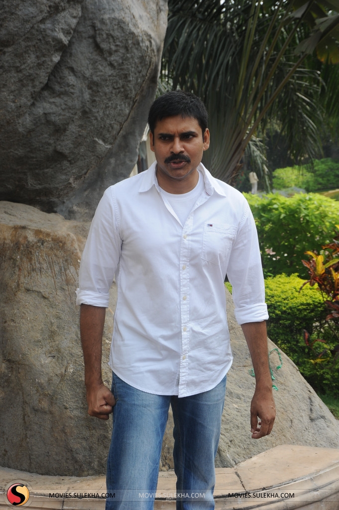Pawan Kalyan New Movie Stills - HD Wallpaper 