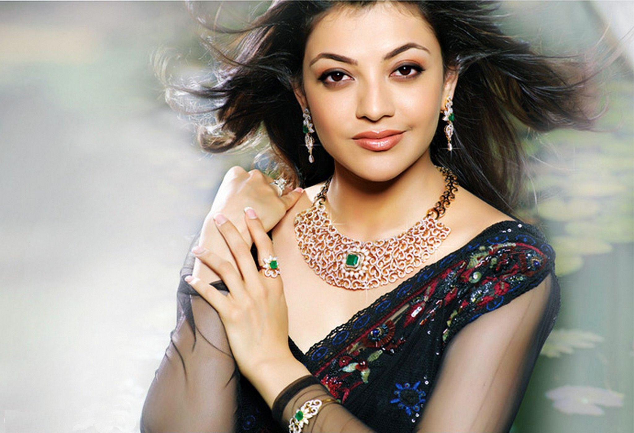Kajal Agarwal New Wallpapers And Backgrounds - Kajal Agarwal Jewelry Ad - HD Wallpaper 