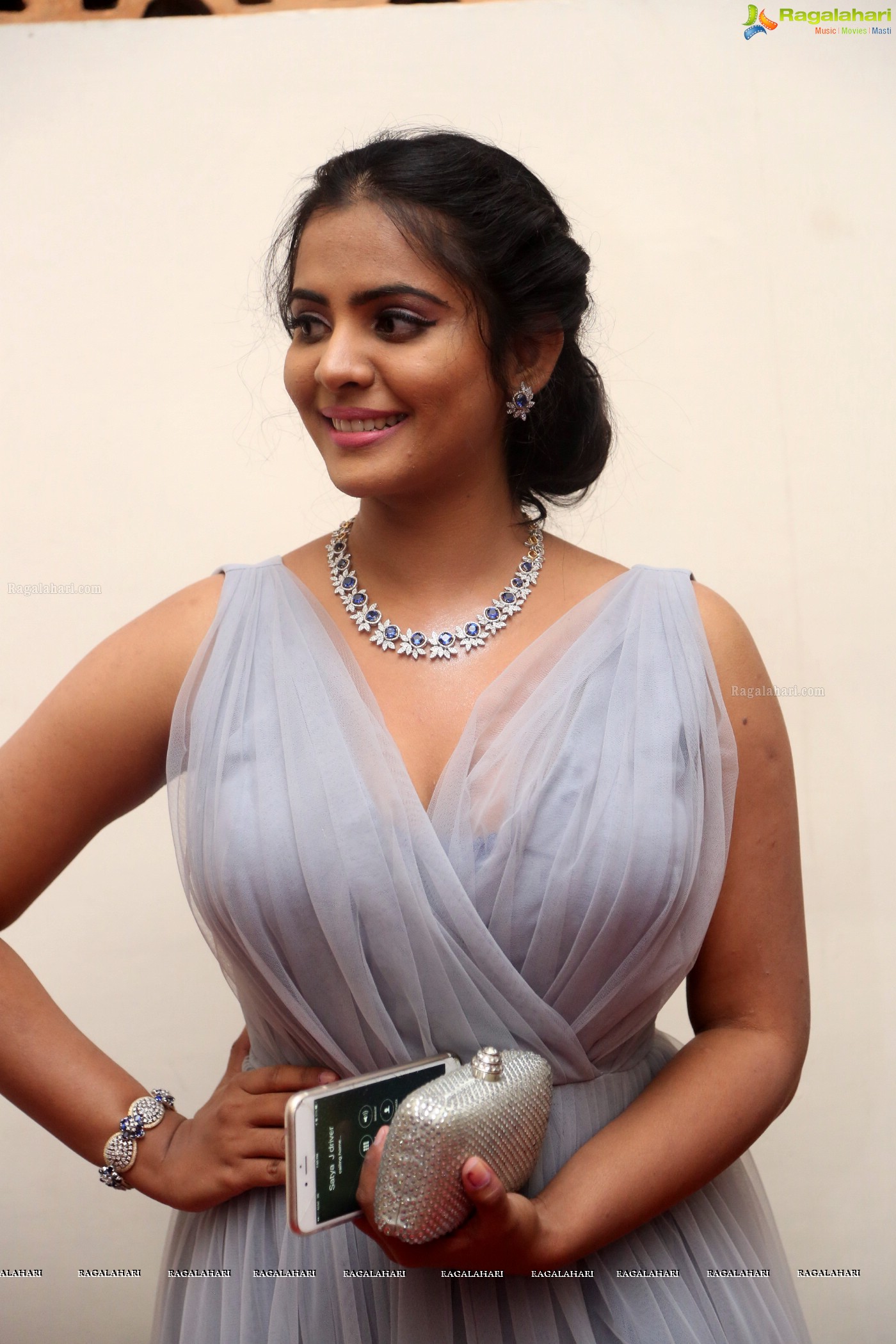 Manasa Himavarsha - HD Wallpaper 