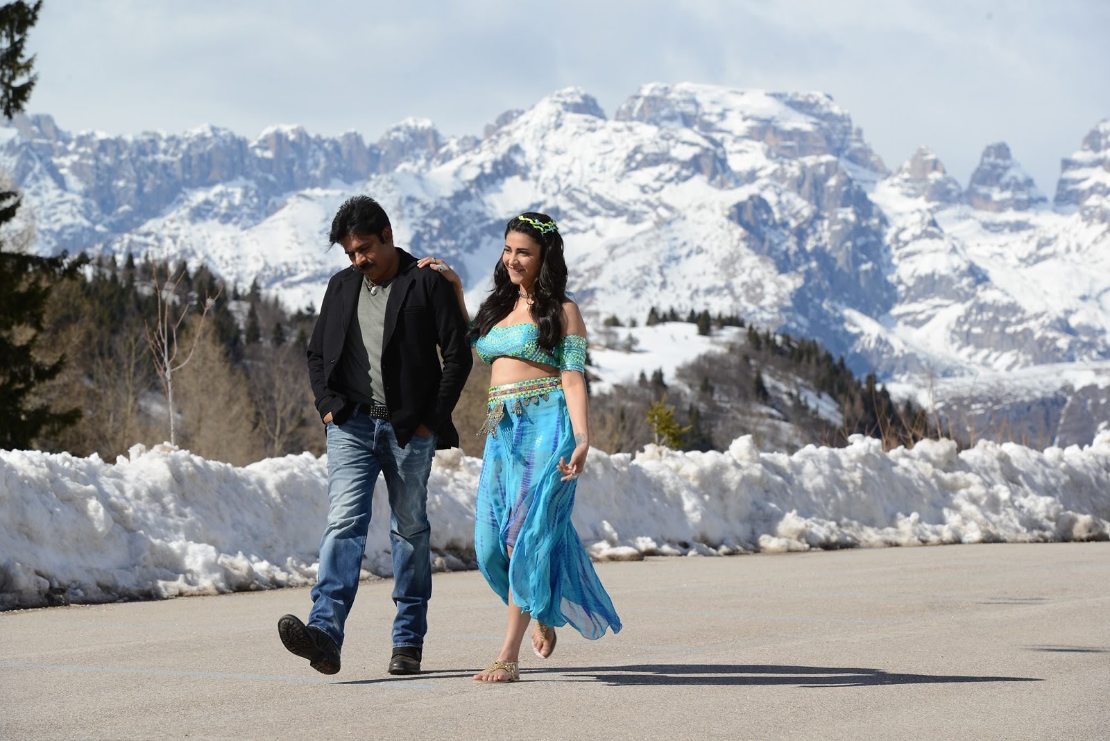 Pawan Kalyan Shruti Haasan - HD Wallpaper 