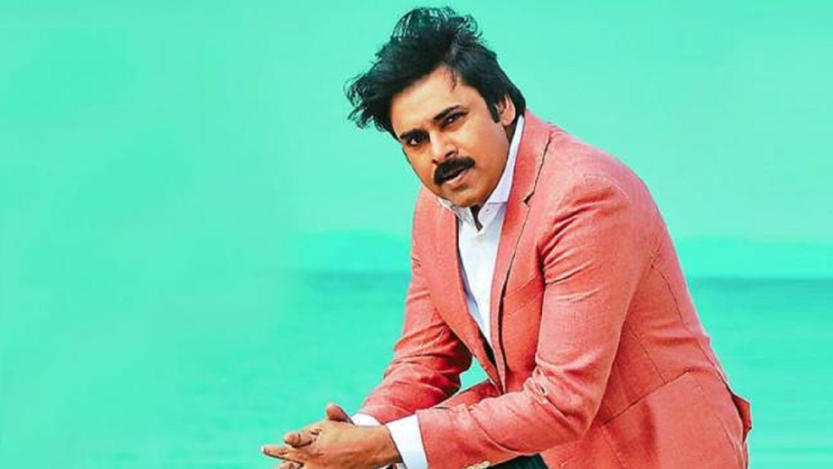 Pawan Kalyan To Mark His Comeback With Ram Charan S - Pawan Kalyan In Agnyaathavaasi - HD Wallpaper 