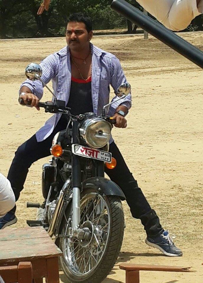 Pawan Singh With Bullet - HD Wallpaper 