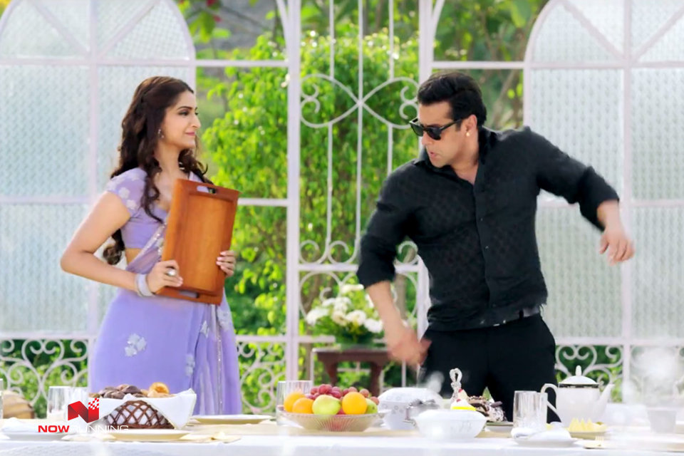Sonam Kapoor And Salman Khan Photos Wallpapers Prem - Salman Khan Prem Ratan Dhan Payo - HD Wallpaper 