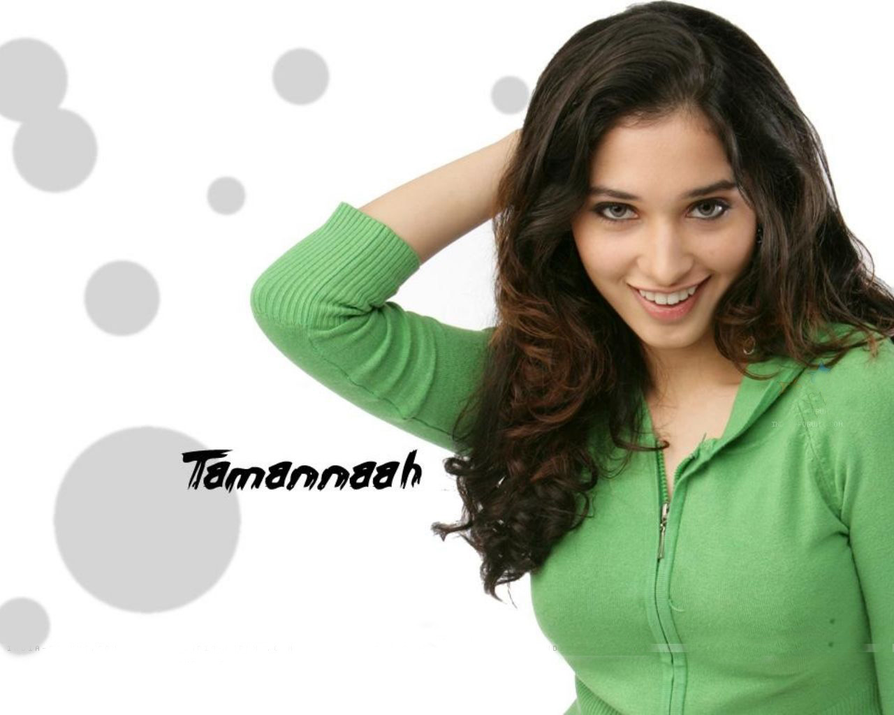 Tamanna In Green Top - HD Wallpaper 