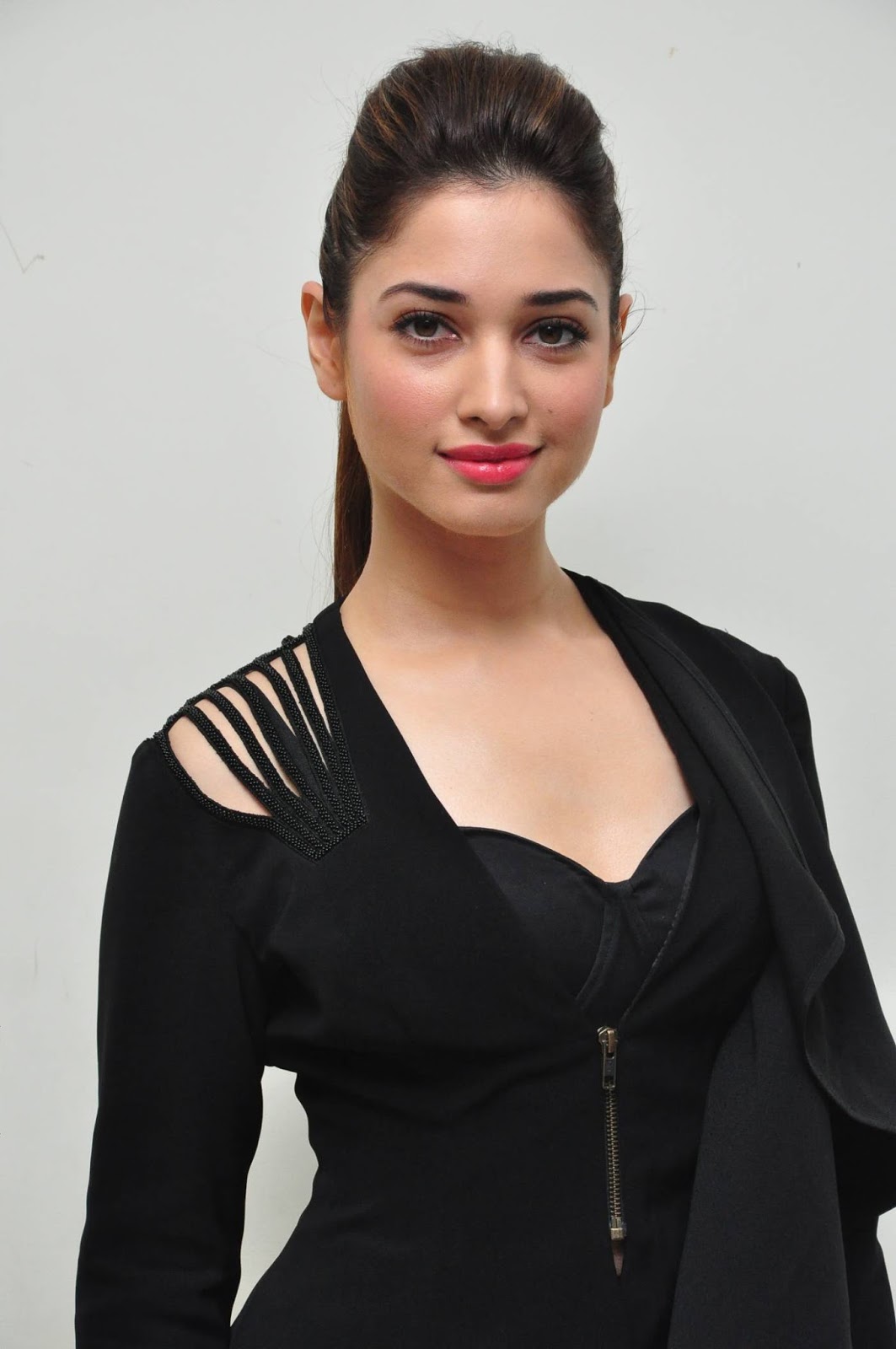 Tamanna Bhatia Hd Wallpapers - Full Hd Tamanna Bhatia - HD Wallpaper 