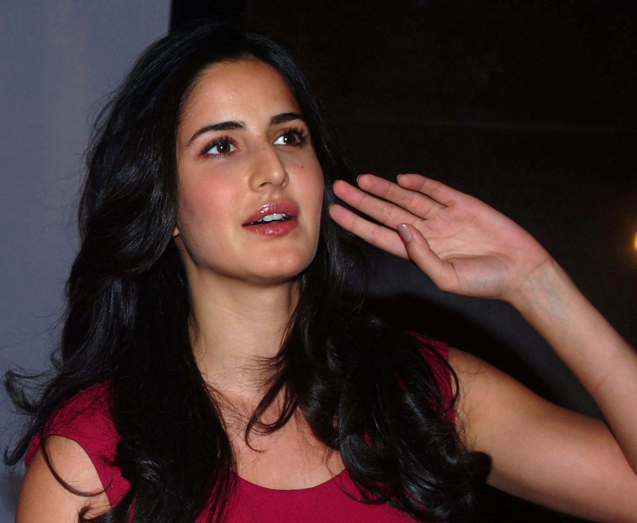 Katrina Kaif Cute Face - HD Wallpaper 